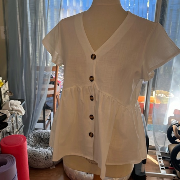 SHEIN Tops - Women’s White Gauze top